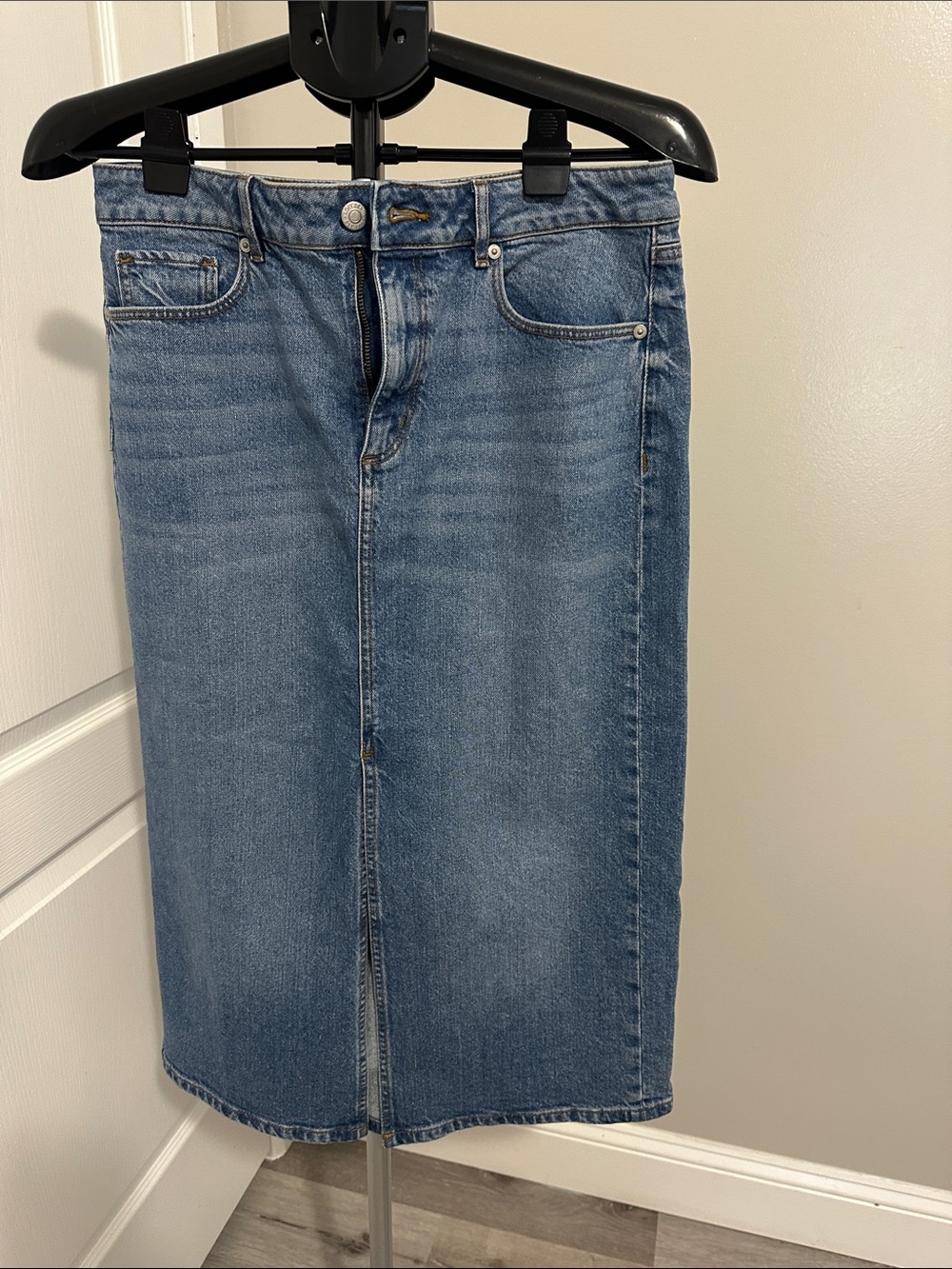 LOFT Classic Medium Blue Straight Denim Skirt